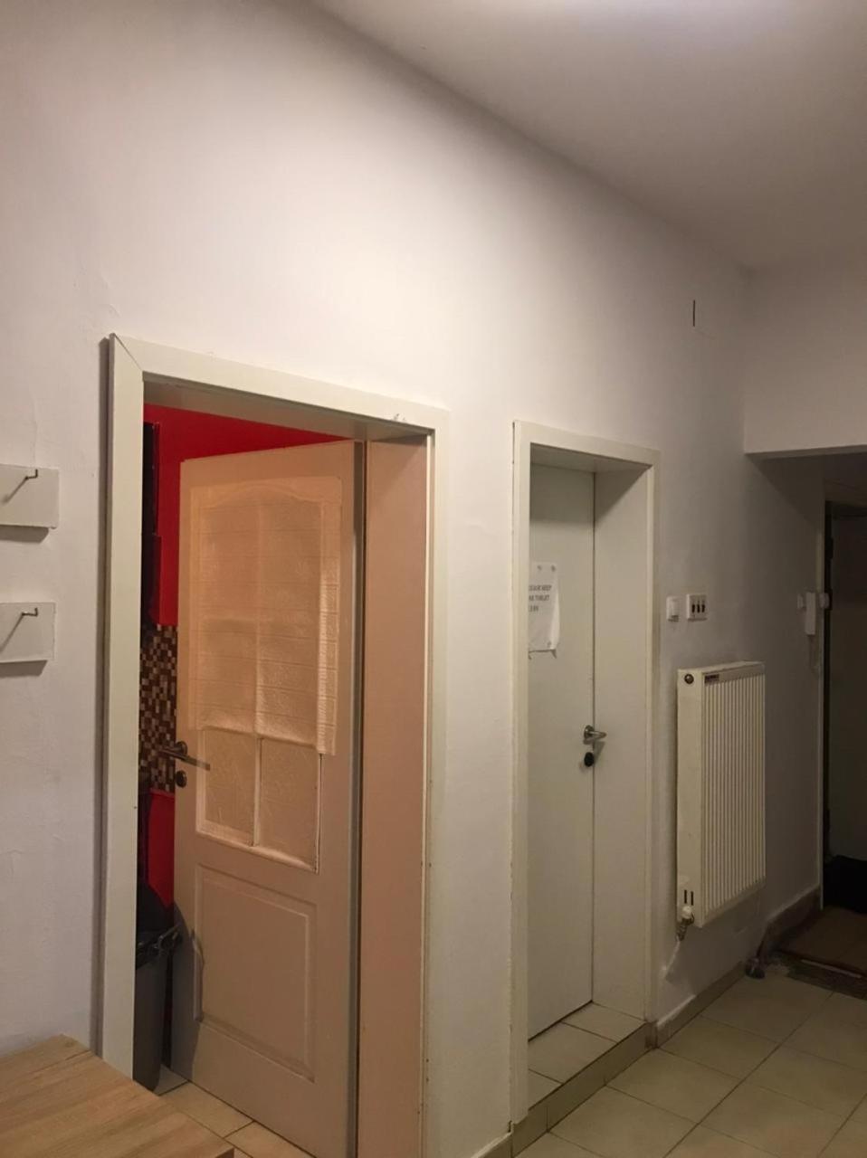 Newborn Center Hostel All Day Free Coffee Pristina Exterior photo