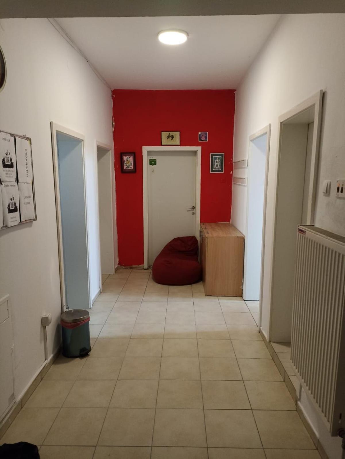Newborn Center Hostel All Day Free Coffee Pristina Exterior photo
