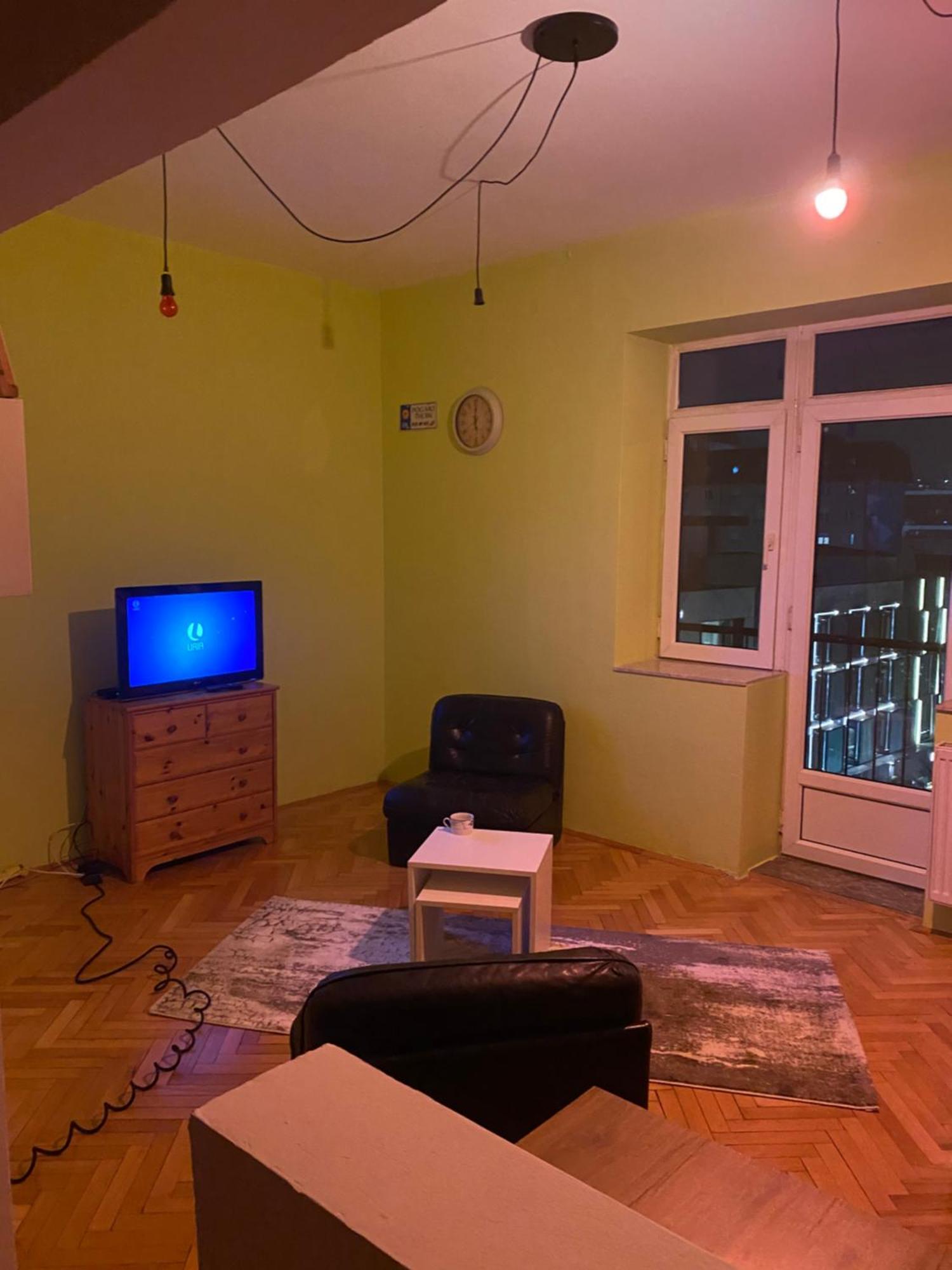 Newborn Center Hostel All Day Free Coffee Pristina Exterior photo