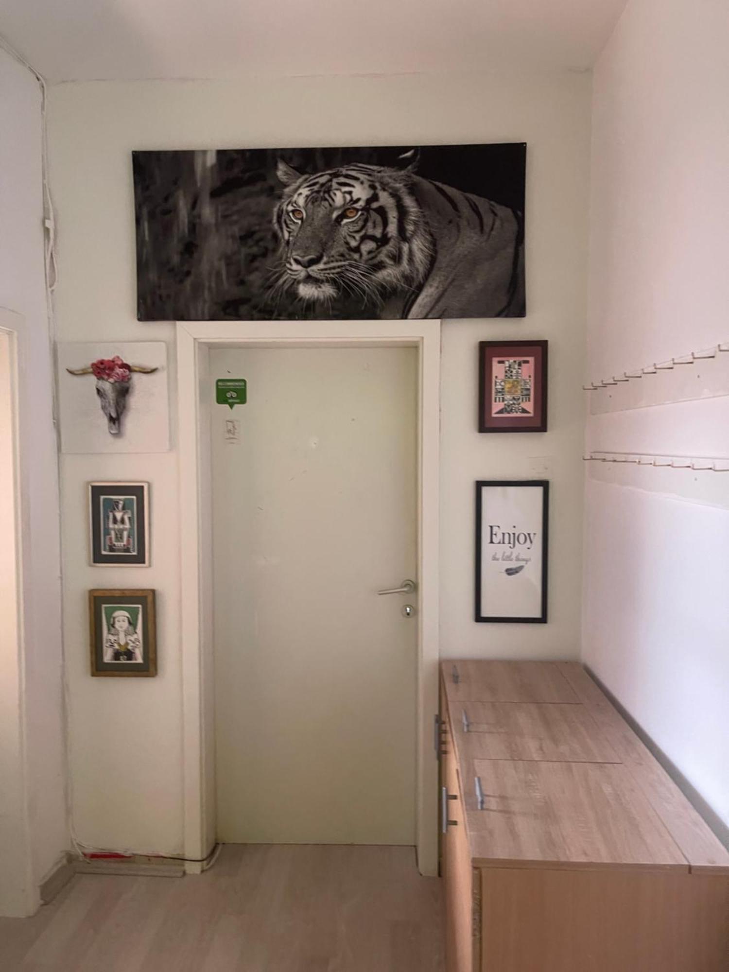 Newborn Center Hostel All Day Free Coffee Pristina Exterior photo